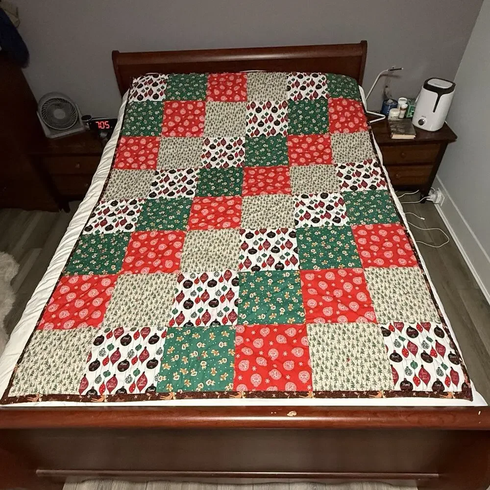 Handmade Christmas Quilt Throw Patchwork Red Green Reindeer Holiday Decor